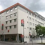 Ibis Centrum Hotel 3*