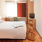 מלון Ibis Centrum 3*