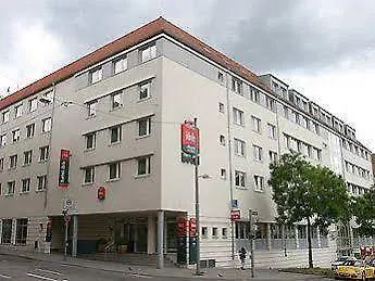 Ibis Centrum Hotel 3*