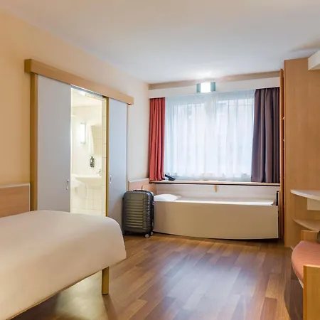 Ibis Centrum 3*