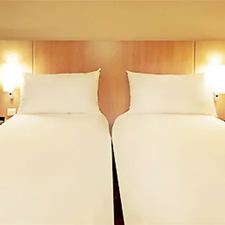 Ibis Centrum מלון