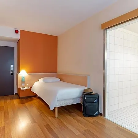 Ibis Centrum 3* Stuttgart