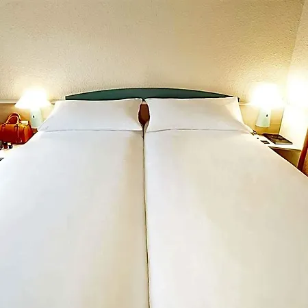Ibis Centrum Hotel 3*