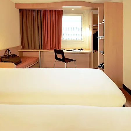 فندق إيبيس سنتروم 3*