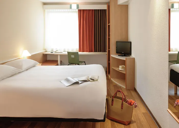 Ibis Centrum Hotel 3*